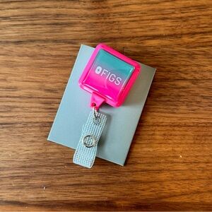 FIGS Ombré Badge Reel